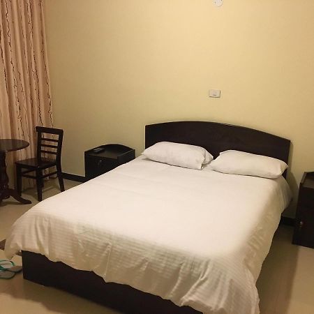 Cheers Bed & Breakfast Addis Abeba Esterno foto