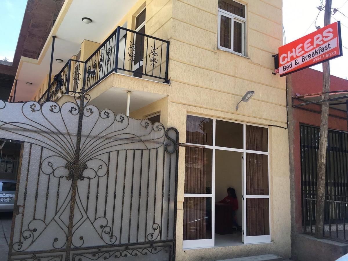 Cheers Bed & Breakfast Addis Abeba Esterno foto