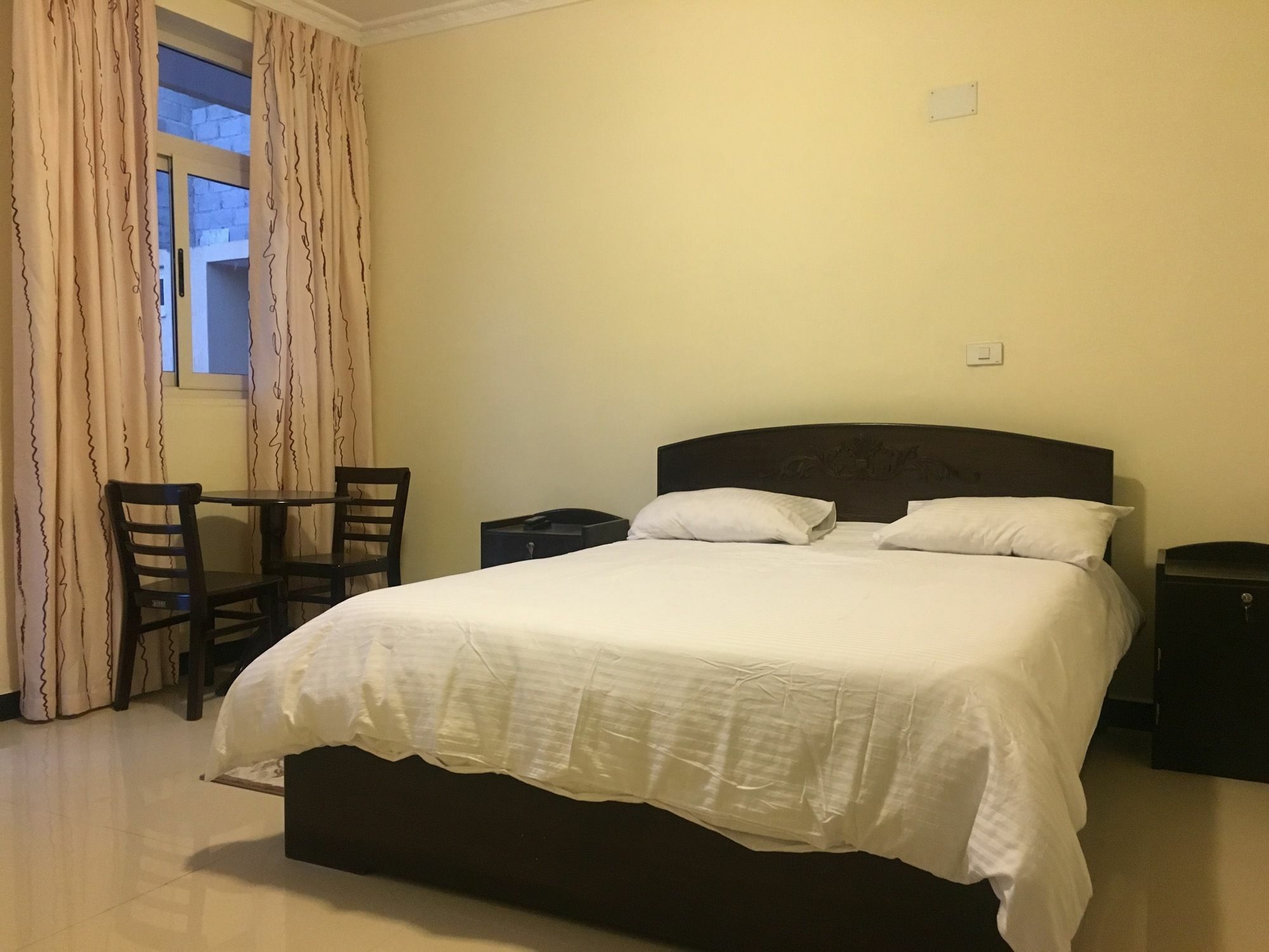 Cheers Bed & Breakfast Addis Abeba Esterno foto